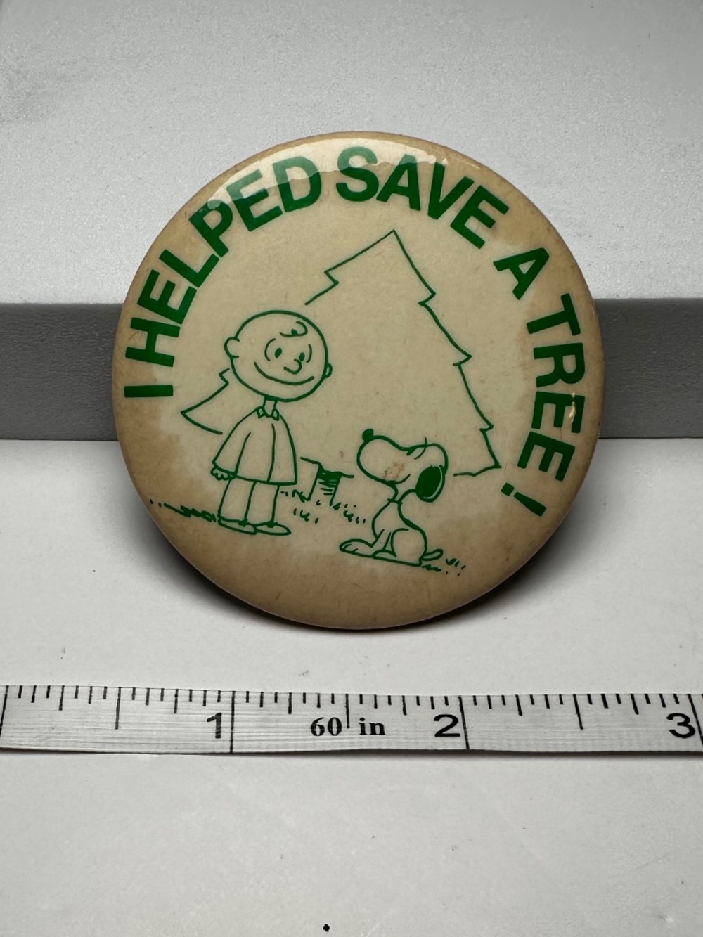 Vintage Peanuts Snoopy Charlie Brown I Helped Save a Tree Pinback Button